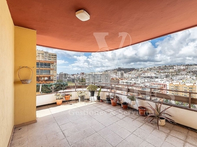 Piso en venta en Arenales - Lugo - Avenida Marítima de 4 habitaciones con terraza y piscina