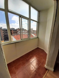 Venta de piso en calle López Gómez de 7 habitaciones con balcón y calefacción