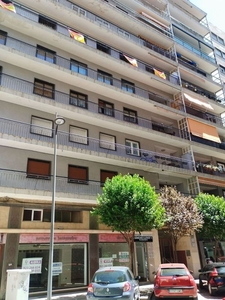 Venta de piso en calle Sánchez Llevot de 4 habitaciones con calefacción y ascensor