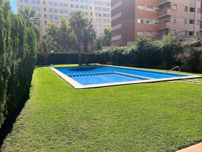 Venta de piso en Sant Llorenç de 3 habitaciones con piscina y garaje