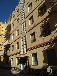 Venta de piso en Villena de 4 habitaciones con terraza