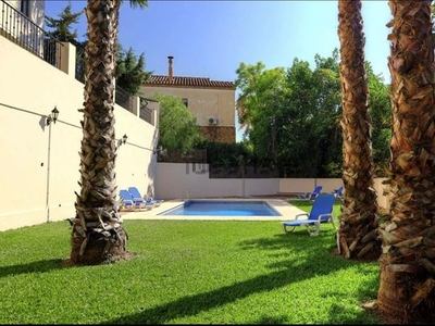 Alquiler de piso con piscina en El Limonar (Málaga)