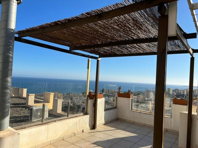 Atico de lujo con vistas al mar en Aguadulce norte con 300m