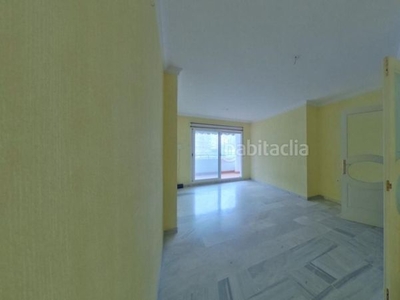Piso magnifico piso con patio garaje y trastero incluido en el precio, 3 dormitorios, 2 baños. en Marbella