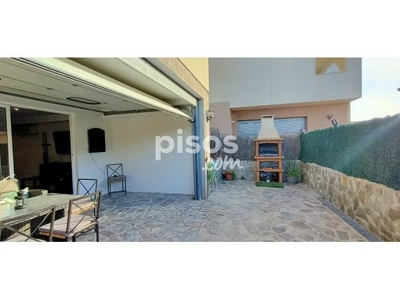 Casa pareada en venta en Olesa de Montserrat en Olesa de Montserrat por 348.500 €
