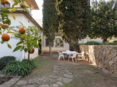 Chalet casa de época con garaje a reformar con amplio jardín a la venta en Pedralbes, en Barcelona