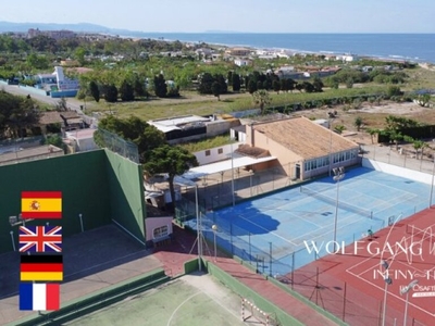Oliva Nova - Oportunidad de inversión en Complejo Polideportivo con Restaurante en zona de alto potencial turístico a dos pasos de la playa