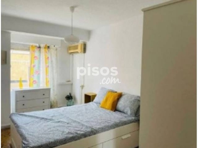 Piso en alquiler en Calle de Velázquez en Centro por 630 €/mes