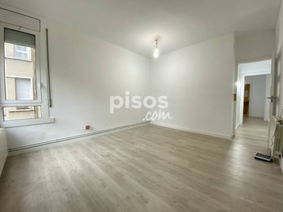 Piso en alquiler en Rambla de Prim, 29, cerca de Carrer de Llull en Diagonal Mar-El Front Marítim del Poblenou por 1.200 €/mes