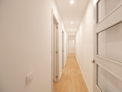 Piso en carrer de la maquinista 54 piso con 2 habitaciones con ascensor, calefacción y aire acondicionado en Barcelona