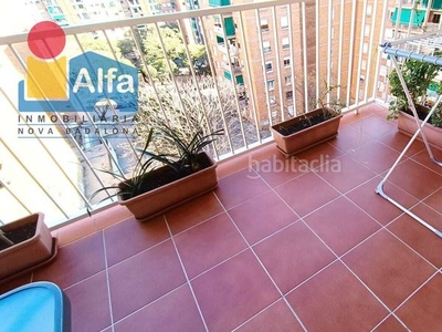 Piso ¡¡piso de 3 habitaciones + 2 baños con ascensor en avinguda catalunya!! para entrar a vivir.. en Badalona