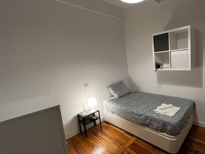 Alquiler de habitaciones en piso de 7 habitaciones en Bilbao