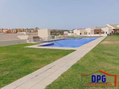 Alquiler de piso con piscina y terraza en Valle del Este (Vera)