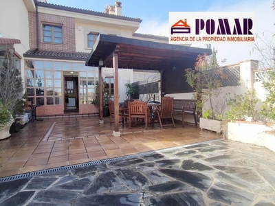 Venta de casa con piscina y terraza en Encarnación (Ávila)