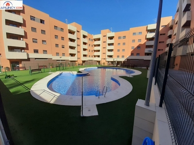 Venta de piso con piscina en Montequinto (Dos Hermanas), Olivar de Quintos