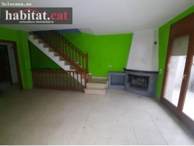 ¡¡ CASA ADOSADA EN CUNIT - ZONA CERCA PLAYA !!