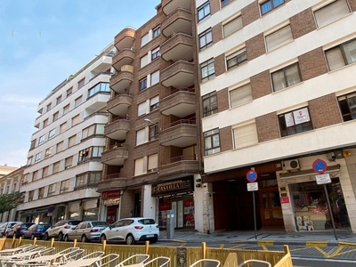 Piso de alquiler en Calle Conde de Ribadeo, San Martín