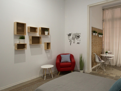 Alquilar una habitación en un apartamento de 8 dormitorios en Gracia, Barcelona