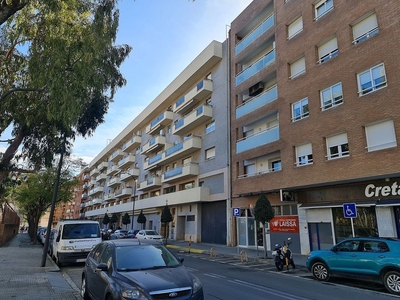 Alquiler de piso en calle De L'alcalde Joan Bertran de 3 habitaciones con muebles y balcón