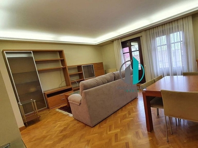 Alquiler de piso en Residencia de 2 habitaciones con terraza y muebles