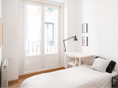 Habitación en apartamento de 7 dormitorios en Lavapiés, Madrid