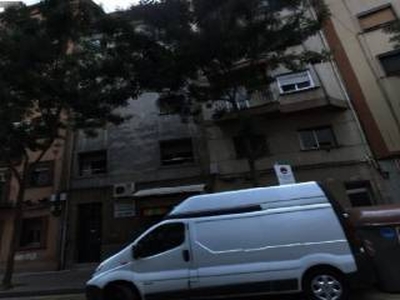 Piso de tres habitaciones Calle Riera Blanca, Sants-Badal, Barcelona
