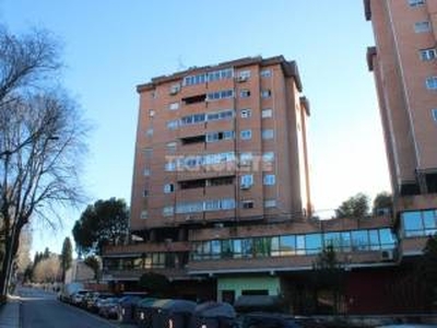 Piso de tres habitaciones sexta planta, Constitución-Balconcillo, Guadalajara