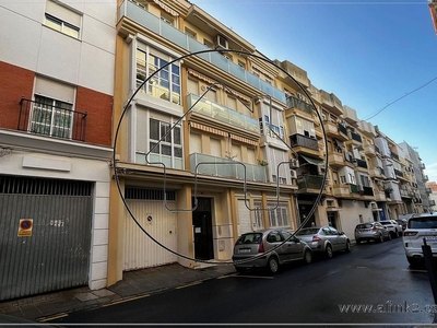 Piso en alquiler en calle Cartaya de 1 habitación con muebles y balcón