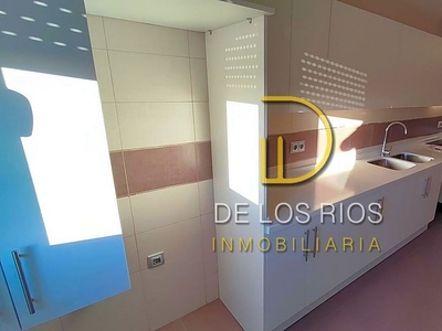 Piso en alquiler en Campus de la Salud de 2 habitaciones con piscina y garaje