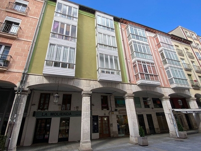 Piso en alquiler en Centro - Burgos de 2 habitaciones con terraza y muebles