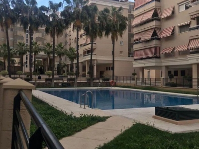 Piso en alquiler en El Cónsul - Ciudad Universitaria de 2 habitaciones con terraza y piscina