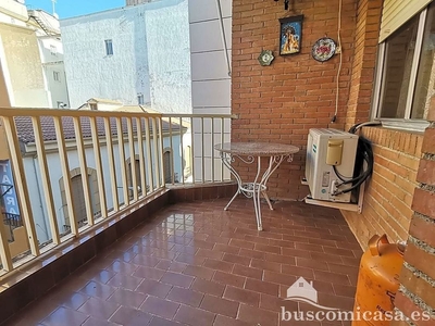 Piso en venta en Linares de 4 habitaciones con terraza y balcón