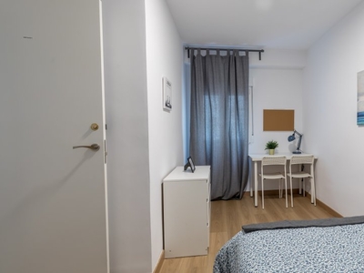 Se alquila habitación en piso de 5 dormitorios en La Saidia, Valencia