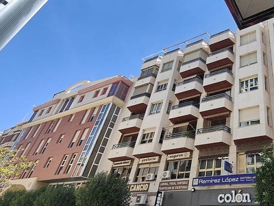 Venta de piso en Avda de Madrid - Pº de la Estación de 4 habitaciones con terraza y garaje