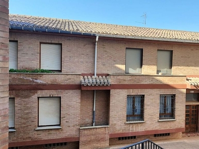Venta de piso en calle La Fuente de 3 habitaciones con terraza y garaje