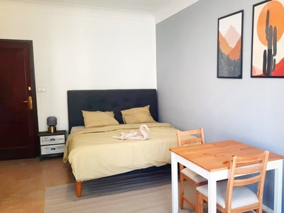 Alquiler de habitaciones en piso de 4 habitaciones en Pere Garau
