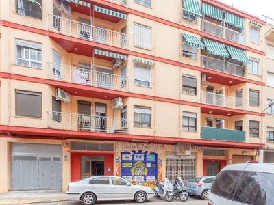 Piso en venta en Oliva de 103 m²