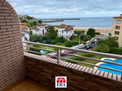 Ático en venta en paseo Ocharan Mazas de 4 habitaciones con terraza y piscina