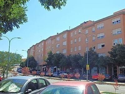 Piso con plaza de garaje y trastero en Urbanización Privada en Buenavista, Toledo