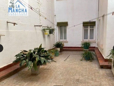 Venta de piso en Carretas - Huerta de Marzo - La Pajarita de 4 habitaciones con balcón y calefacción