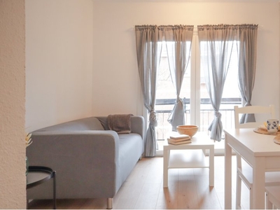 Apartamento de 3 dormitorios en alquiler en Aluche, Madrid