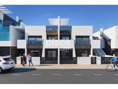 Casa en venta en Complejo Residencial de Obra Nueva en Pilar de La Horadada