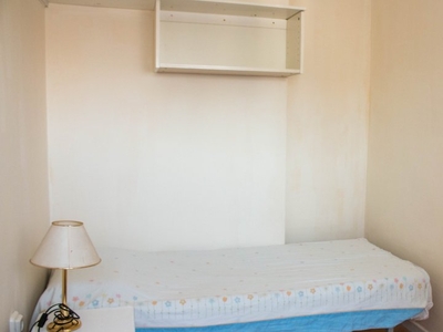 Habitación amueblada en un apartamento de 3 dormitorios en Poblenou, Barcelona