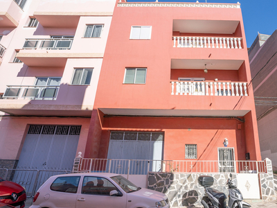 VENTA DE PISO Y SALON DE CIEN METROS CADA UNO EN TINCER Venta Santa Cruz Suroeste