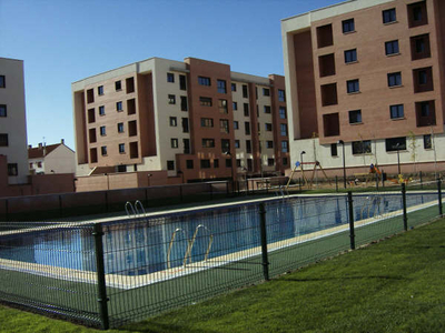 Alquiler de piso con piscina y terraza en Pío XII - Plaza de Toros-La Guija-Santa María-Ciudad Jardín-Los Rosales (Ciudad Real), URBANIZACIÓN 
