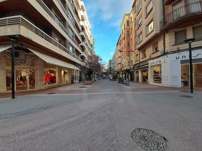 Alquiler de piso en Centro - Logroño de 2 habitaciones con terraza y muebles