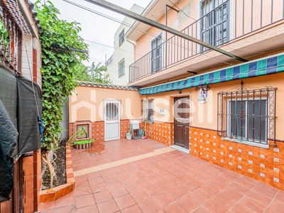 Casa en venta de 108 m² Calle Torres Albas, 41016 Sevilla