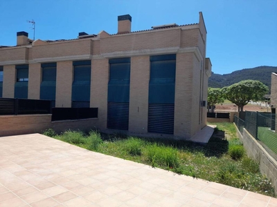 Venta Casa adosada en Rambla dels Gegants Montblanc. Buen estado plaza de aparcamiento calefacción individual 281 m²