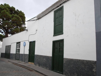 Venta Casa rústica en CR General Franco 3 Casco San Miguel de Abona. 643 m²