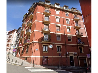 Venta Piso Bilbao. Piso de tres habitaciones en Calle TRAVESIA DE URIBARRI A 1. Buen estado cuarta planta